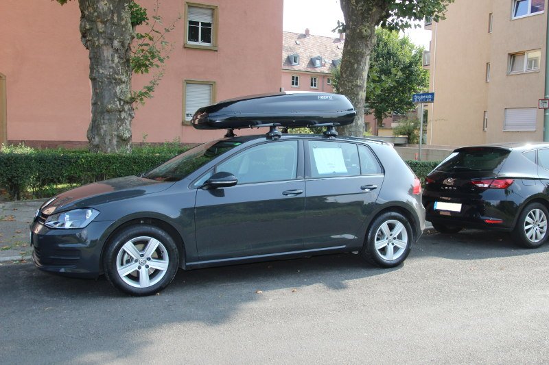 Eine Dachbox mit 430 Litern Volumen auf einem Golf 7