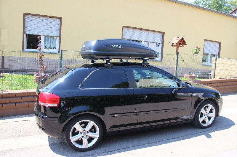 Dachbox mit 370 Liter Volumen montiert auf einem Audi A3