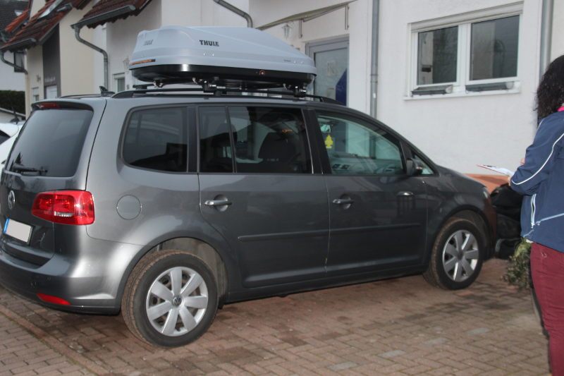 Dachbox auf einem VW Touran, bei uns in Schifferstadt zu mieten