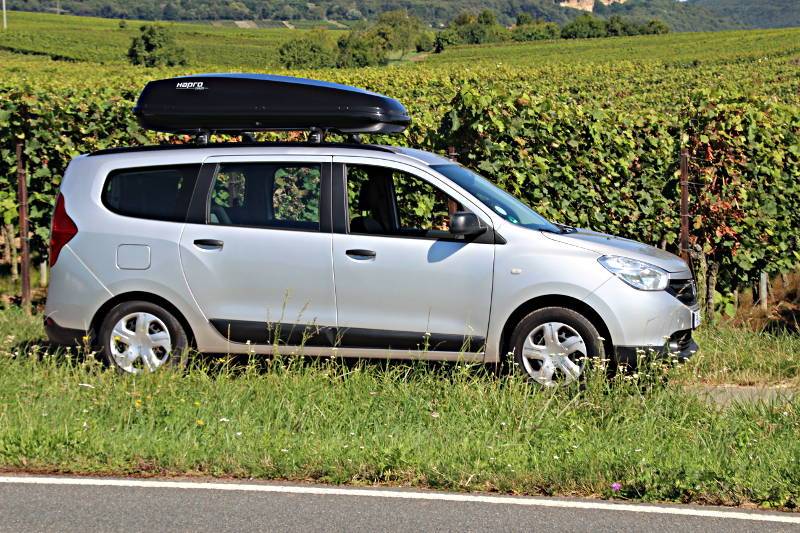 Dachbox 430 Liter auf einem Dacia Lodgy Van, bei uns mieten in Schifferstadt