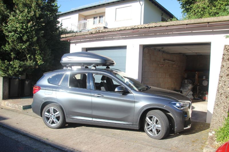 Dachbox auf einem BMW X1 in Schifferstadt