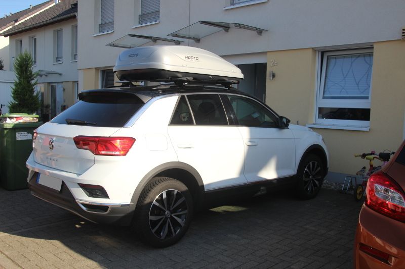 Schifferstadt: Dachbox 370 Liter auf einem VW T-Roc