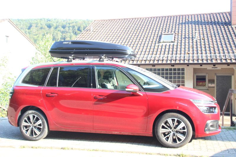 Dachbox auf einem Citroen Grand Picasso